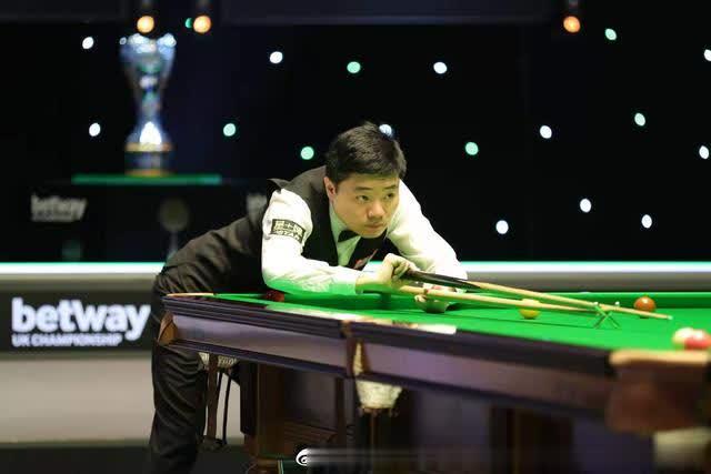 包括克里斯 包括克里斯