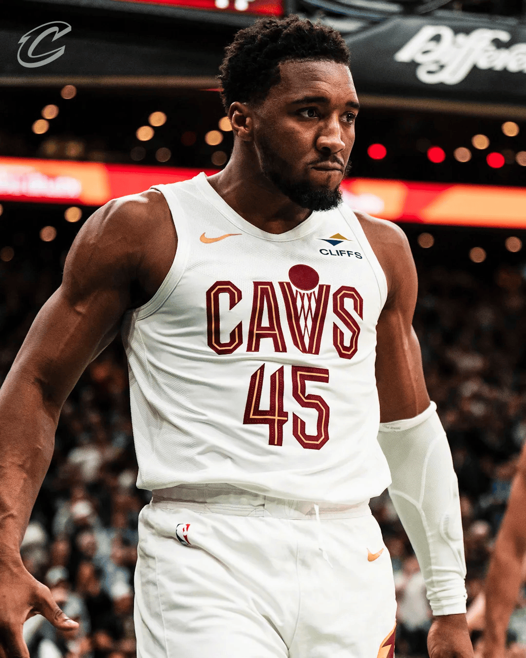 载与球迷可 载与球迷可